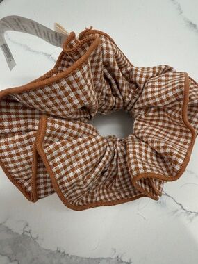 Sezane Brown and White Gingham Hair Scrunchie